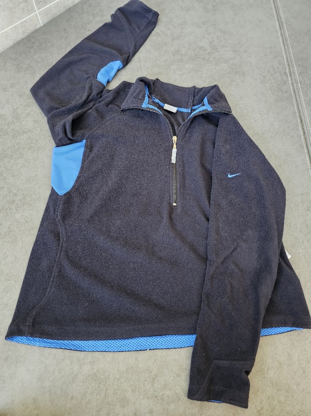 Nike Black Pullover with Bright Blue Trim Youth XL (16-18)